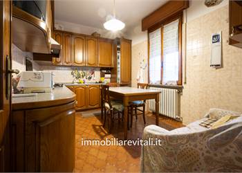 Appartamento in bifamiliare con giardino e box doppio