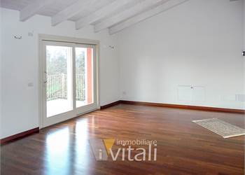 Attico con terrazzo e box